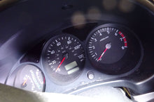 Load image into Gallery viewer, SPEEDOMETER CLUSTER Subaru Forester 2004 04 Auto - NW161785
