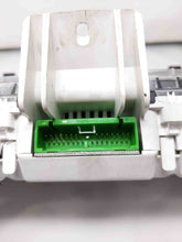 Load image into Gallery viewer, SPEEDOMETER CLUSTER Subaru Forester 2004 04 Auto - NW161785
