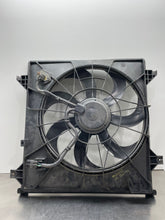 Load image into Gallery viewer, RADIATOR FAN ASSEMBLY Borrego 2009 09 2010 10 2011 11 3.8L - NW64181
