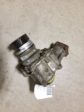 Load image into Gallery viewer, TRANSFER CASE Honda CR-V 2005 05 2006 06 - NW176865
