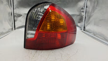 Load image into Gallery viewer, TAIL LIGHT LAMP ASSEMBLY Hyundai Santa Fe 01 02 03 04 Right - NW181050
