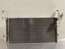 Load image into Gallery viewer, AC CONDENSOR HYUNDAI SANTA FE 2001 02 03 04 05 06 - NW43806
