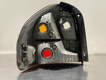 Load image into Gallery viewer, TAIL LIGHT LAMP ASSEMBLY Hyundai Santa Fe 01 02 03 04 Right - NW181053
