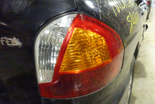 Load image into Gallery viewer, TAIL LIGHT LAMP ASSEMBLY Hyundai Santa Fe 01 02 03 04 Right - NW181053
