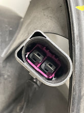 Load image into Gallery viewer, RADIATOR FAN ASSEMBLY Audi A4 A6 2000 00 2001 01 02 2.8 - NW63625

