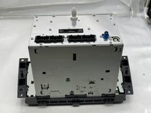 Load image into Gallery viewer, RADIO Cadillac DTS 2008 08 - NW134471
