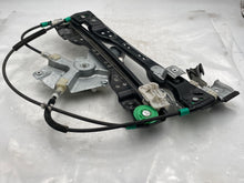 Load image into Gallery viewer, Front Window Regulator Hummer H3 2008 - NW80837
