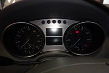 Load image into Gallery viewer, SPEEDOMETER CLUSTER R320 R350 R500 R63 2006 06 2007 07 - NW161499
