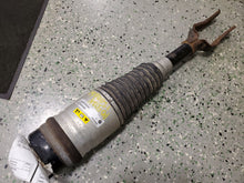 Load image into Gallery viewer, FRONT STRUT SHOCK Jeep Grand Cherokee 11 12 13 14 15 Right - NW171611
