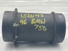 Load image into Gallery viewer, Mass Air Flow Sensor Meter MAF 318i 318ic 318ti 750il Z3 95-01 - NW4884
