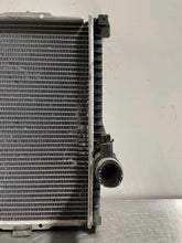 Load image into Gallery viewer, RADIATOR BMW 525i 530i 540i 1998 98 99 00 01 02 03 - NW131981
