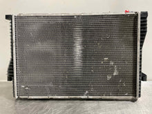 Load image into Gallery viewer, RADIATOR BMW 525i 530i 540i 1998 98 99 00 01 02 03 - NW131981
