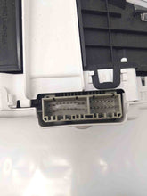 Load image into Gallery viewer, SPEEDOMETER CLUSTER Honda Ridgeline 2006 06 - NW160527
