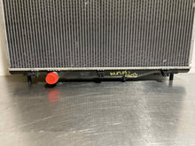 Load image into Gallery viewer, Radiator Cadillac CTS 2004 - NW131571
