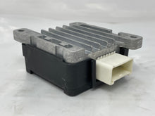 Load image into Gallery viewer, FUEL PUMP CONTROL MODULE S Type X Type 02 03 04 05 - 08 - NW32857
