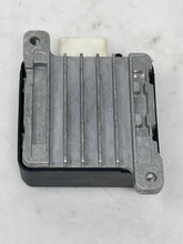 Load image into Gallery viewer, FUEL PUMP CONTROL MODULE S Type X Type 02 03 04 05 - 08 - NW32979
