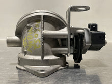 Load image into Gallery viewer, THROTTLE BODY BMW 323I Z3 1997 98 99 00 - NW177764
