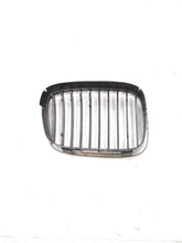 Load image into Gallery viewer, GRILL BMW 530i 525i 2001 01 2002 02 03 Left - NW98200
