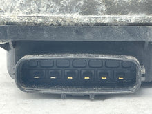 Load image into Gallery viewer, THROTTLE BODY Jaguar X Type 2005 05 2006 06 2007 07 08 - NW178158
