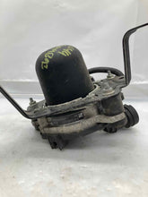 Load image into Gallery viewer, AIR INJECTION PUMP Cadillac SRX Saab 9-3 06 07 08 09 10 11 - NW8268
