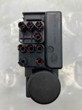 Load image into Gallery viewer, Vacuum Pump  MERCEDES S-CLASS 1995 - NW189226
