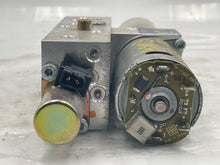 Load image into Gallery viewer, CONVERTIBLE TOP MOTOR SLK280 SLK300 SLK350 SLK55 2005-2011 - NW50211
