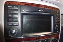 Load image into Gallery viewer, Radio  MERCEDES R-CLASS 2009 - NW139193
