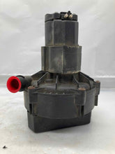 Load image into Gallery viewer, AIR INJECTION PUMP SMOG Mercedes CL500 G500 C320 ML320 98 99 00 01 02 03 04 - 06 - NW189233
