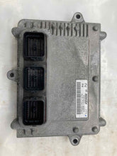 Load image into Gallery viewer, ECU ECM COMPUTER Honda pilot 2005 05 EX - NW60455
