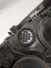 Load image into Gallery viewer, HEADLIGHT LAMP ASSEMBLY Land Rover LR2 08 09 10 11 12 Right - NW103508
