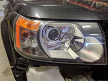 Load image into Gallery viewer, HEADLIGHT LAMP ASSEMBLY Land Rover LR2 08 09 10 11 12 Right - NW103508
