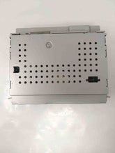 Load image into Gallery viewer, Radio Land Rover LR2 LR3 2008 08 2009 09 2010 10 2011 11 AM FM Cd Player - NW139374
