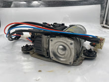 Load image into Gallery viewer, SUSPENSION AIR COMPRESSOR PUMP BMW X5 00 01 02 03 04 05 06 - NW8343

