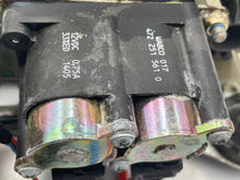 Load image into Gallery viewer, SUSPENSION AIR COMPRESSOR PUMP BMW X5 00 01 02 03 04 05 06 - NW8343
