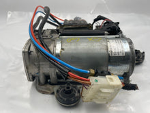 Load image into Gallery viewer, SUSPENSION AIR COMPRESSOR PUMP BMW X5 00 01 02 03 04 05 06 - NW8343
