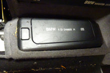 Load image into Gallery viewer, CD CHANGER BMW 740i 750i 1999 99 00 01 - NW136646
