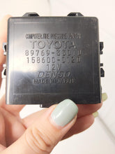Load image into Gallery viewer, SUSPENSION CONTROL MODULE COMPUTER Toyota Camry 2007 07 - NW38147
