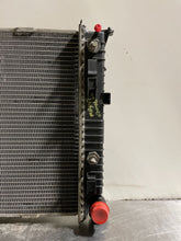 Load image into Gallery viewer, RADIATOR Ford Fusion Mercury Milan Zephyr 06 07 08 09 AT - NW131797
