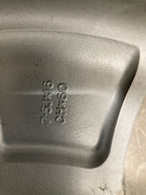 Load image into Gallery viewer, WHEEL Jaguar S Type 00 01 02 03 16x7.5 5 Spoke - NW199363
