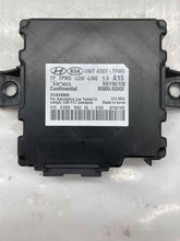 Load image into Gallery viewer, TPMS CONTROL MODULE COMPUTER Hyundai Sonata 11 12 13 - NW32367
