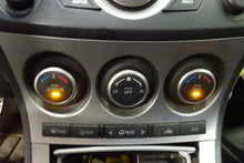 Load image into Gallery viewer, TEMPERATURE CONTROLS Mazda 3 2010 10 2011 11 - NW100693
