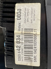Load image into Gallery viewer, SPEEDOMETER CLUSTER Audi A4 2005 05 2006 06 - NW159501
