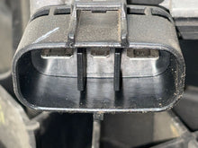 Load image into Gallery viewer, RADIATOR FAN ASSEMBLY Nissan Pathfinder 13 14 15 16 17 - NW63879
