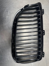 Load image into Gallery viewer, Grille  BMW 335I 2010 - NW98156
