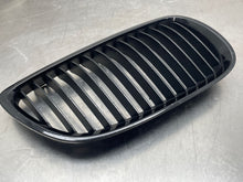 Load image into Gallery viewer, GRILLE BMW 328i 335i M3 2007 07 2008 08 2009 09 2010 10 Right - NW98157
