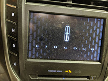 Load image into Gallery viewer, Info-Gps Screen Lincoln MKC 2017 - NW104534
