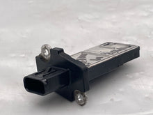 Load image into Gallery viewer, Mass Air Flow Sensor Meter MAF Crown Victoria E150 Van E250 04-14 - NW4676
