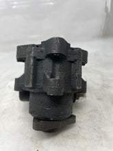 Load image into Gallery viewer, POWER STEERING PUMP BMW 318i 1996 96 1997 97 98 99 - NW163064
