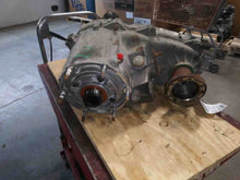 Load image into Gallery viewer, TRANSFER CASE Jeep Liberty 2005 05 2006 06 2007 07 - NW176541
