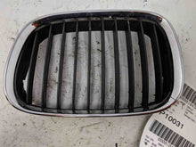 Load image into Gallery viewer, GRILLE BMW 528i 540i 1997 97 1998 98 1999 99 2000 00 Upper Left - NW98183
